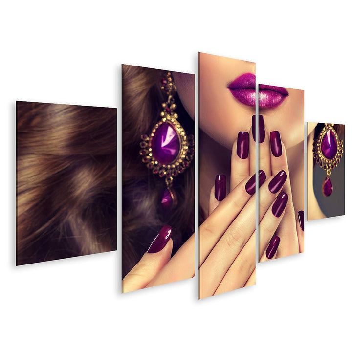 islandburner Bild auf Leinwand Luxus Mode Stil Nägel Maniküre Kosmetik Makeup Und Lockiges Haar Bild