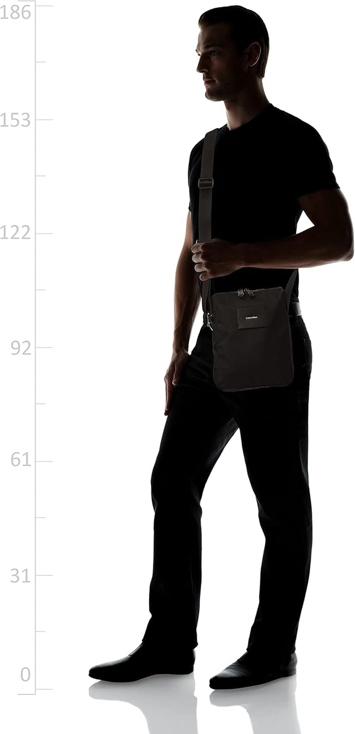 Calvin Klein Herren Reporter 117 Must T, Ck Black