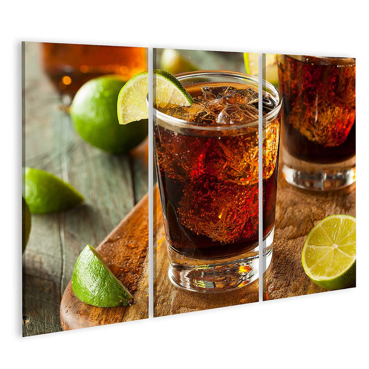 islandburner Bild auf Leinwand Rum Und Cola Cuba Libre Mit Limette Und Eis Bilder Wandbilder Poster