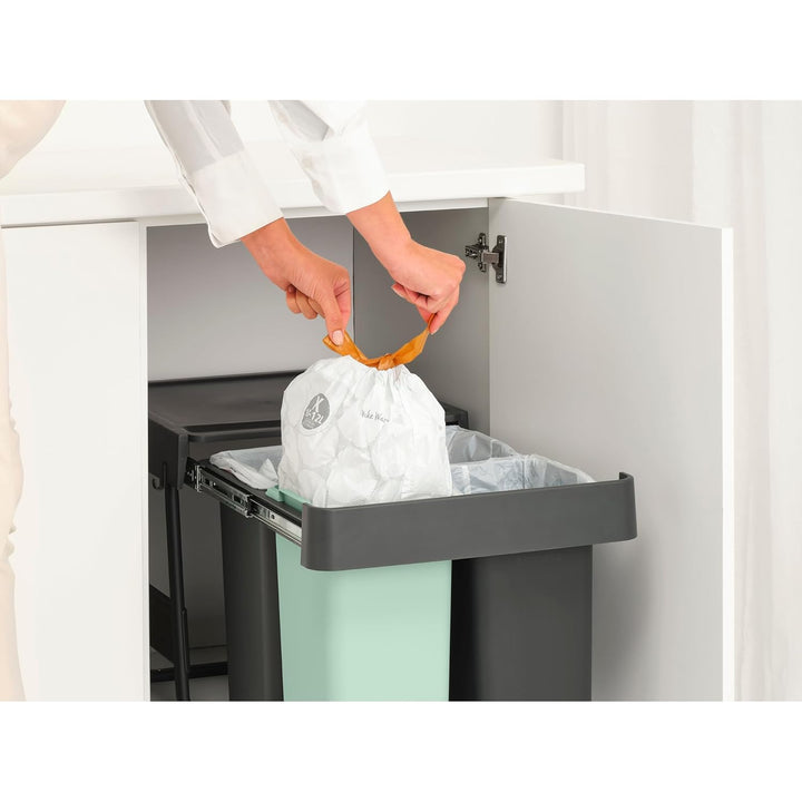 Brabantia Sort & Go Ausziehmülleimer | 10+10+20 l Einbaumülleimer für die Unterschranktür | Integrie