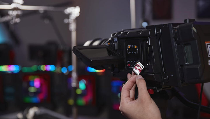 Kingston Canvas React Plus 128GB SDXC Speicherkarte UHS-II 300R/260W U3 V90 für Full HD/4K/8K - SDR2