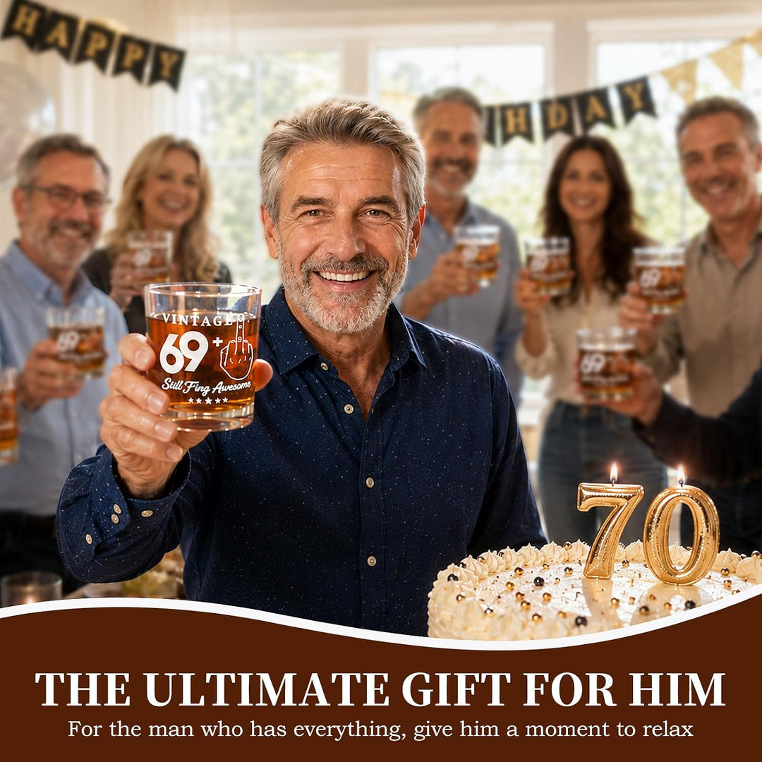 70 Geburtstag Geschenke für Männer 1956 "VINTAGE 69+ Still Fing Awesome" Whisky-Set - Holzkiste mit