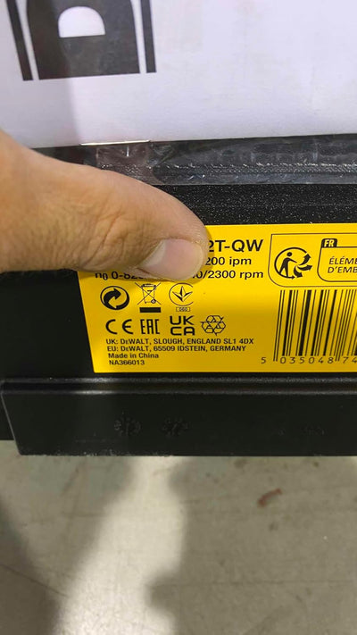 DeWalt Impacto sin escobillas XR 18V 1/2" 406Nm con anillo de retención 2 baterías Li-Ion 5Ah y male