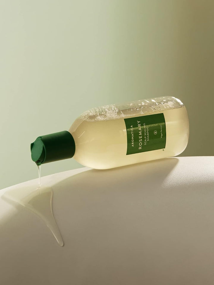 AROMATICA Schrubbendes Shampoo mit Rosmarin Veganes – Entfernt abgestorbene Zellen aus den Poren der