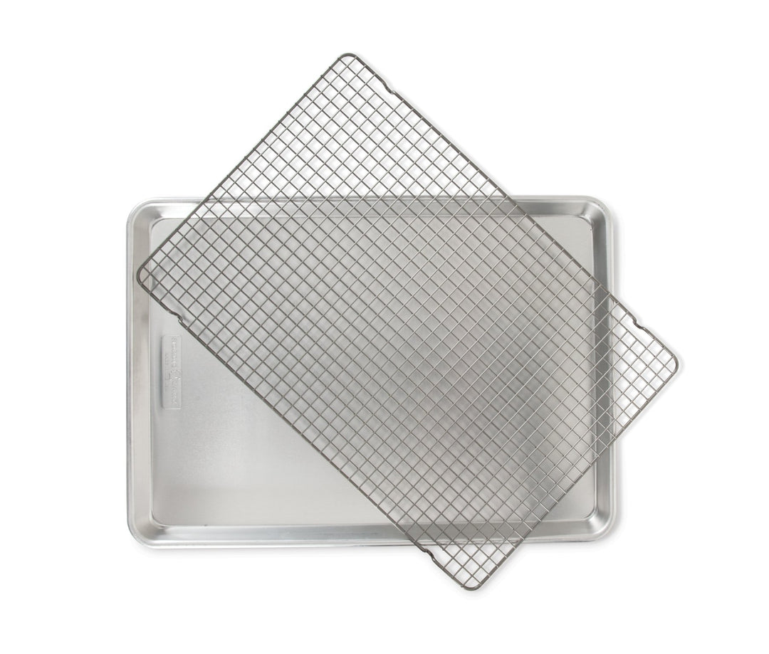 Nordic Ware 44612 Naturals Backblech, Aluminium, Aluminum Aluminum 1-Pack Grosses Blatt mit Gitter,