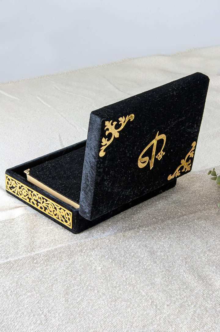 Spezielle elegante Samt bedeckte dekorative Box, Samt bedeckte Quran-Buch in Arabisch- und Gebetsper