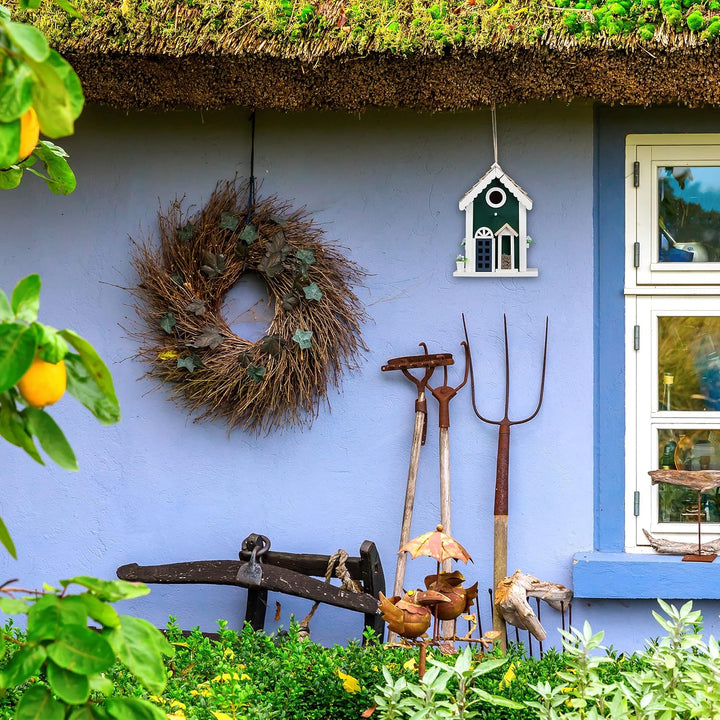 Relaxdays Vogelhaus, Nistkasten für Wildvögel, zum Aufhängen, HBT 25,5 x 18,5 x 18,5 cm, Vogelvilla