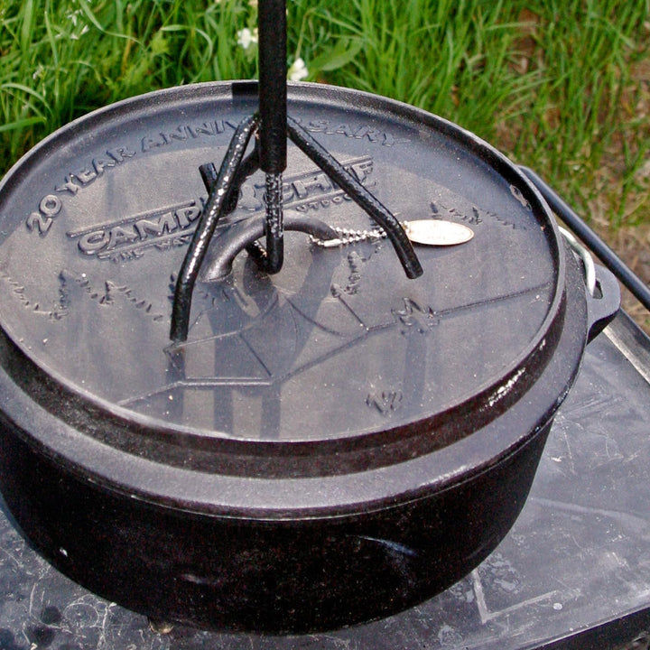 CAMP CHEF Chef Dutch Oven Deckelheber 22,9 cm, Doll9, Schwarz