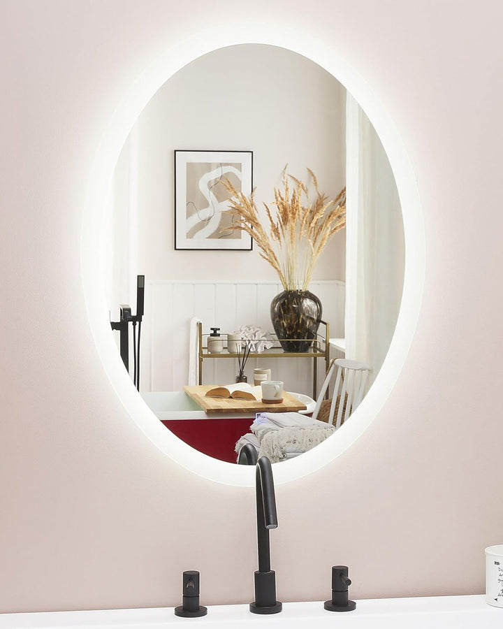 Beliani Badspiegel oval Silber 80 x 60 cm mit Antibeschlagsystem LED-Beleuchtung
