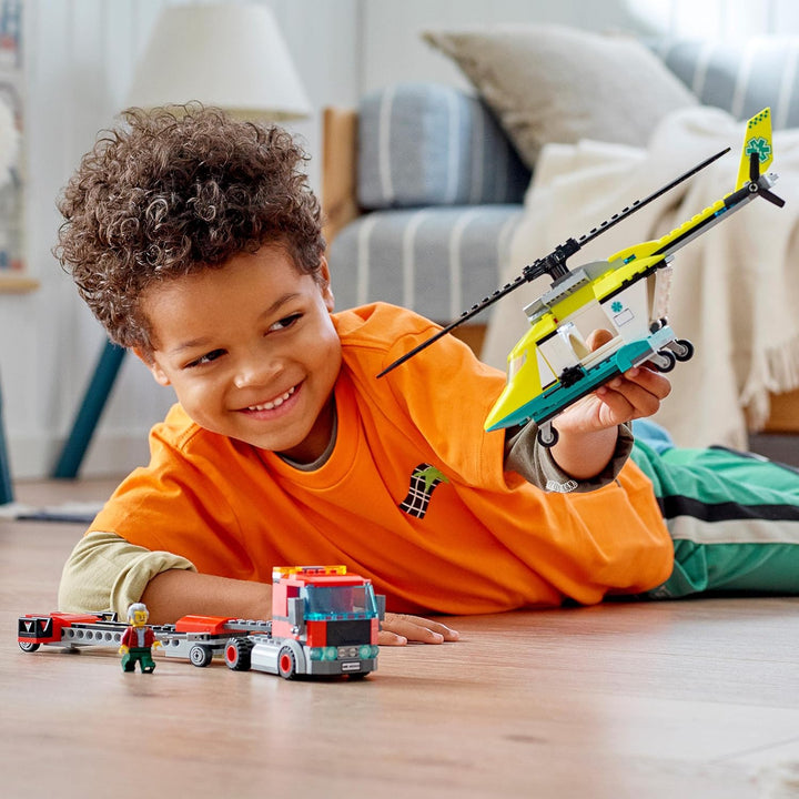 LEGO 60343 City Hubschrauber Transporter, Spielzeug ab 5 Jahren mit LKW, Rettungshubschrauber und Mi