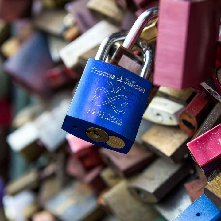 GRAVURZEILE Liebesschloss mit Gravur und Schlüssel - Personalisiertes Schloss - Personalisierte Gesc