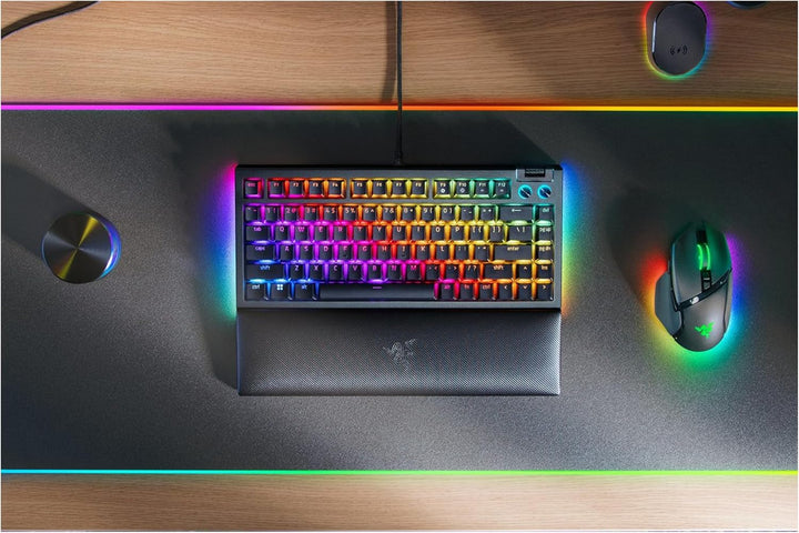 Razer BlackWidow V4 75% - Mechanische Gaming-Tastatur mit Hot Swap (Kompaktes 75-%-Layout, Unterbode