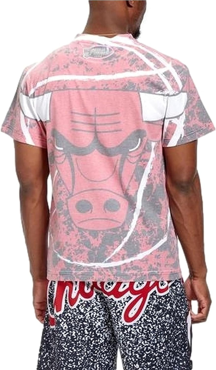 Mitchell & Ness NBA Jumbotron T-Shirt (Chicago Bulls, Scarlet, L)