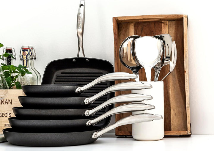 SCANPAN SC68002403 Pro IQ Antihaft-Pfanne, Schwarz 24 cm Mit Hülle, 24 cm Mit Hülle