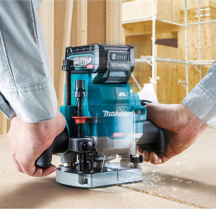 Makita RP001GZ02 40 V Max Li-Ion XGT bürstenloser Oberfräse, Lieferung in einem Makpac-Gehäuse, Batt
