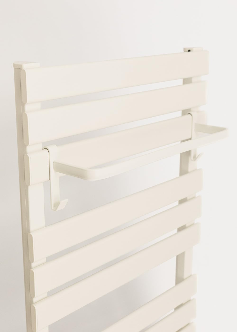 CREATE / WARM Towel 500W / Elektrischer Badheizkörper Cremeweiss mit Standfüssen mit Regal 1 Stange
