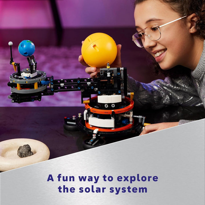 LEGO Technic Sonne Erde Mond Modell Spielset, Geschenk für Kinder ab 10 Jahren & Star Wars Millenniu