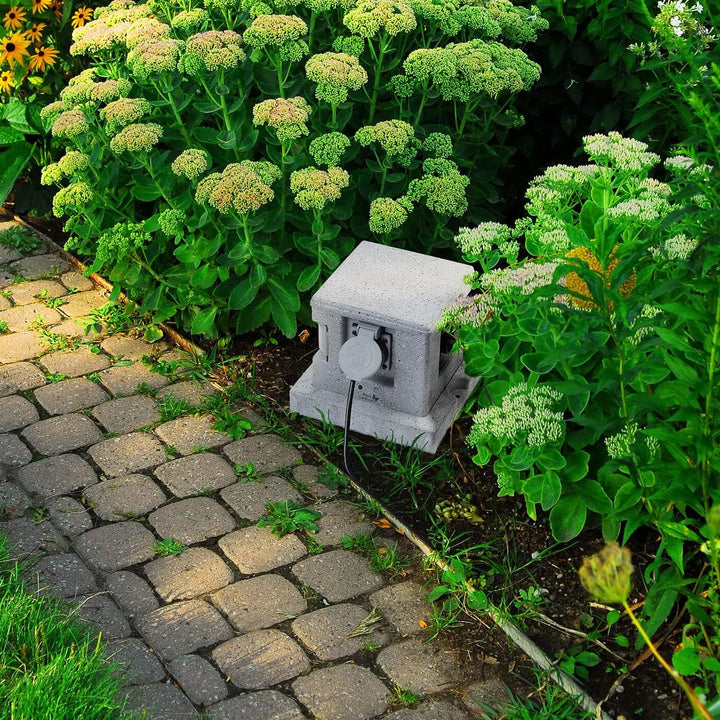 Royal Gardineer Steckdosenstein: 4-fach-WLAN-Garten-Steckdose, App, Sprachbefehl, 16 A, 3.680 W, IP4