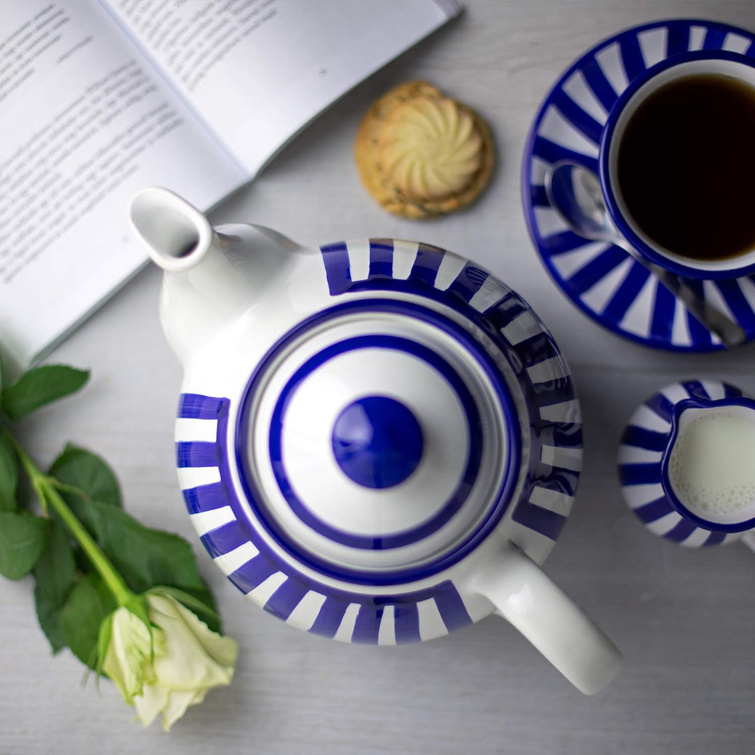 City to Cottage® - Teekanne für 4-6 Tassen | Blau-Weiss gestreift | Handgemacht | Teekanne Keramik G