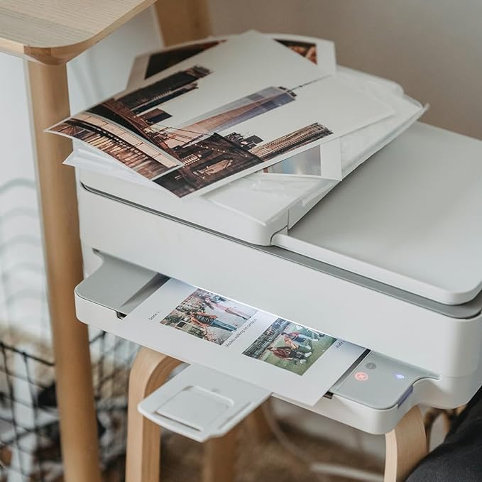 25 mattweisse Klebekartons 180g im Din A4-Format (21 x 29,7 cm), Packung mit 25 Blatt, selbstklebend