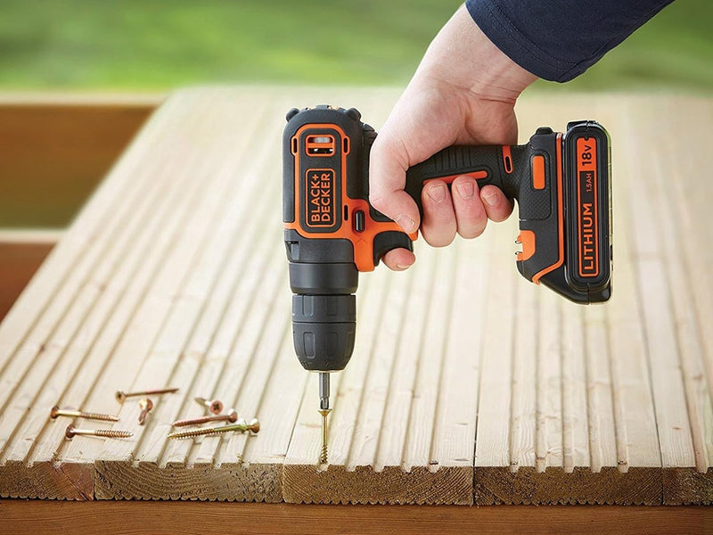 Black+Decker BDCDC18BAFC-QW Bohrschrauber (18V, 2X Li-Ion Schiebe-Akku, Planetengetriebe, LED-Arbeit