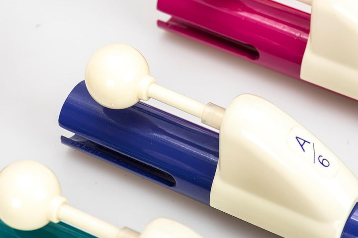 Betzold Handchimes in Boomwhackers®-Farben - farbige Klangstäbe Kinder Handglocken-Set diatonisch, d