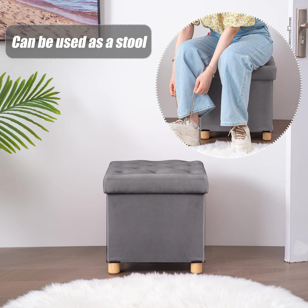 BRIAN & DANY Faltbarer Sitzhocker Samt mit Stauraum und Deckel mit Holzfüssen, 40 x 40 x 40 cm, Grau