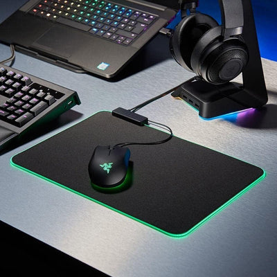 Razer Goliathus Chroma Gaming-Mauspad, anpassbare Chroma RGB-Beleuchtung, weiches Stoffmaterial, aus