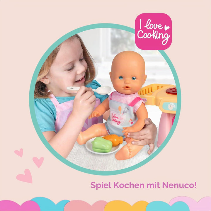 Nenuco Magische Küche, 30 cm grosse Puppe mit hartem Körper, inkl. 10 Zubehör zum Kochen und Mitnehm
