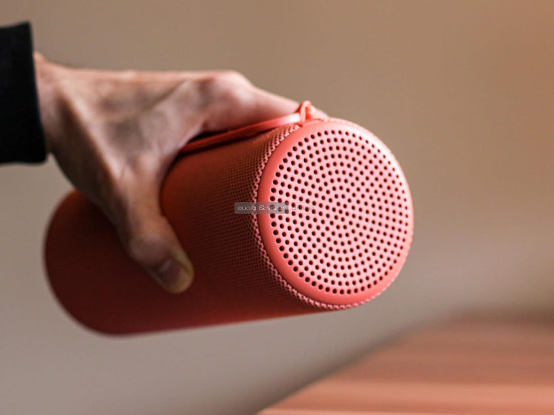 Loewe We. HEAR 1 Coral Red, Bluetooth Lautsprecher, 40W, Wasserresistent, Tragbar, Aufladbar, 14h La
