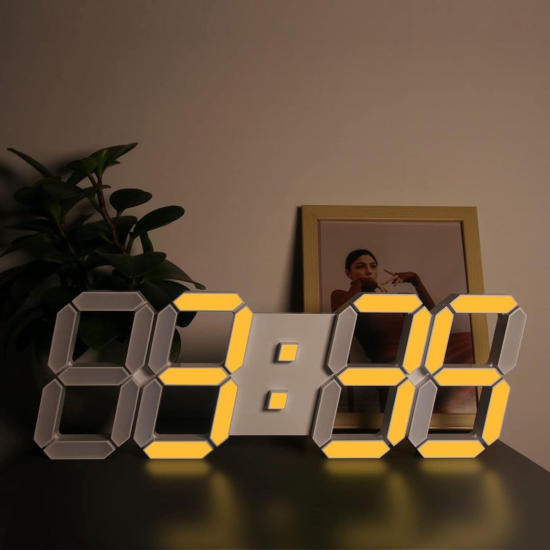 Deeyaple LED Wanduhr Digital Wecker 3D Uhr Dimmbar Snooze USB 12/24Stunden Datum Temperaturanzeige F