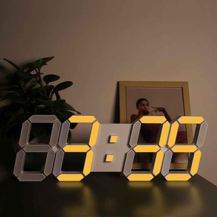 Deeyaple LED Wanduhr Digital Wecker 3D Uhr Dimmbar Snooze USB 12/24Stunden Datum Temperaturanzeige F