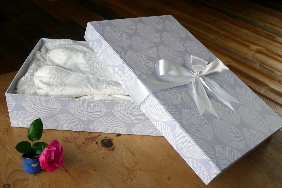 Yours To Keep Klassische Brautkleidbox AUFBEWAHRUNGSKASTEN (Scandi Leaf) 75 x 50 x 15 cm Hochzeitskl