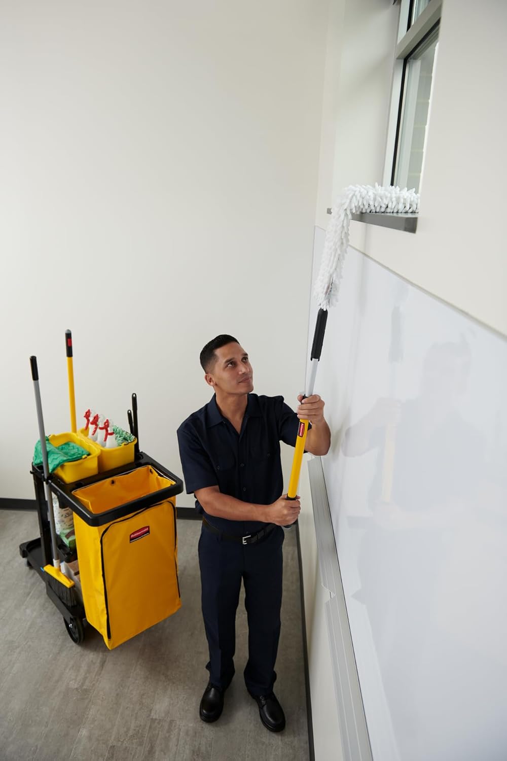 Rubbermaid Commercial Products Hygen Quick-Connect Flexible Dusting Wand with High Performance Micro