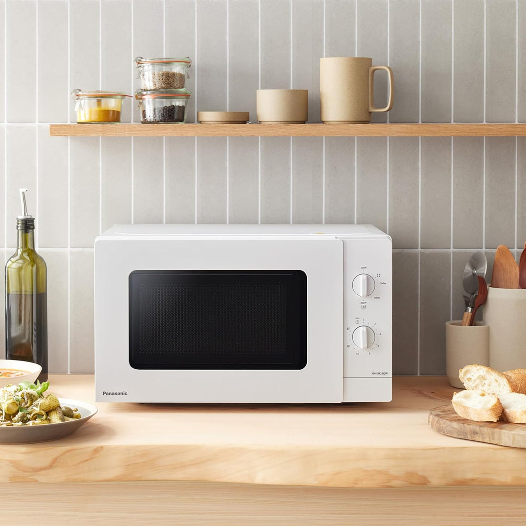 Panasonic NN-SM21QWEPG 20L Solo-Mikrowelle mit Glasschale, 800 W, Auftaueinstellung, 5 Leistungsstuf