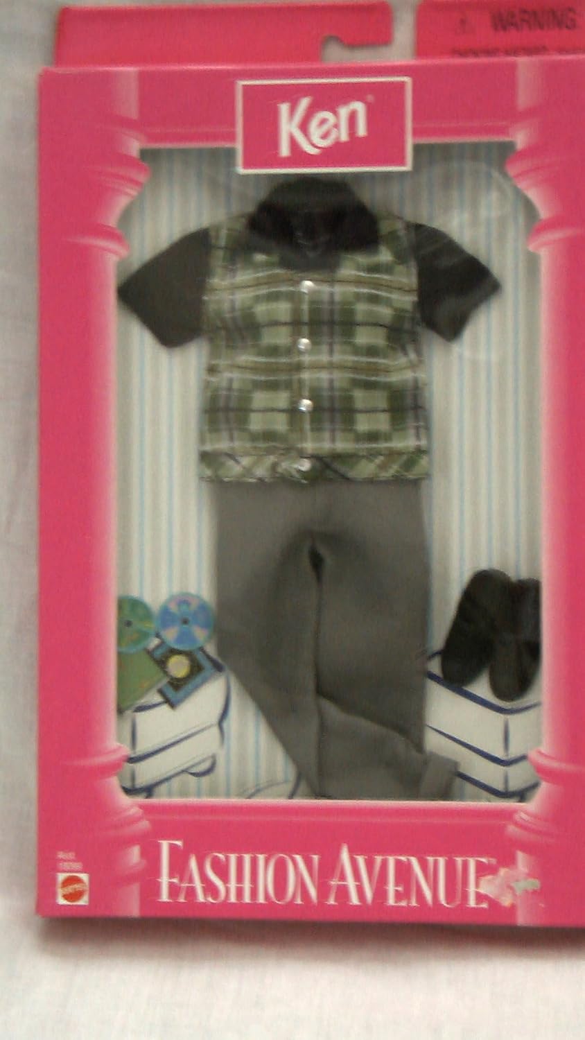 Mattel Kelly Fashion Avenue pink and Green Outfits
