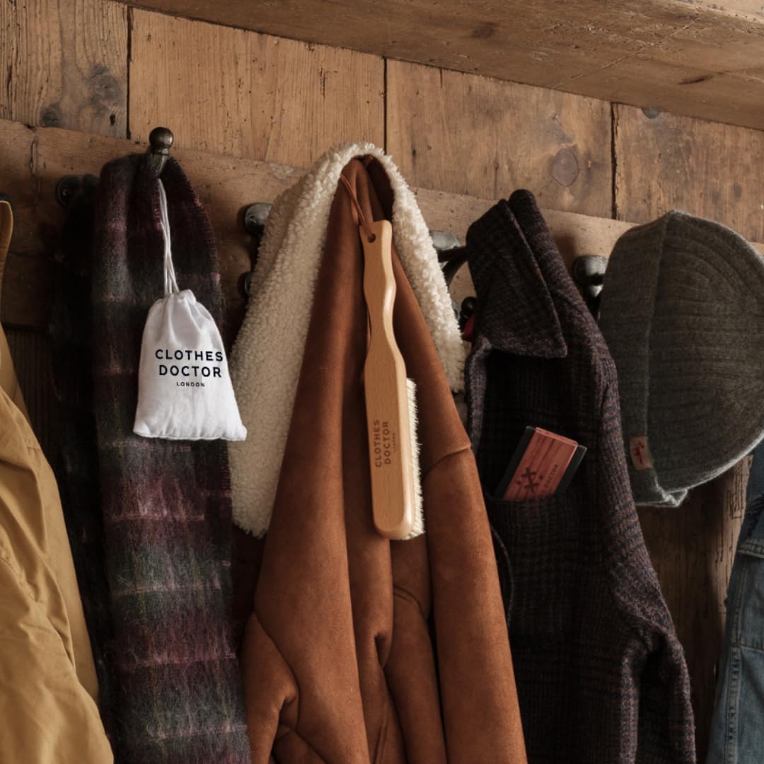 Kleiderbürste aus Holz mit Naturborsten, weich | Anzug, Jacke, Mantel, Hemden, Kleider abbürsten - m