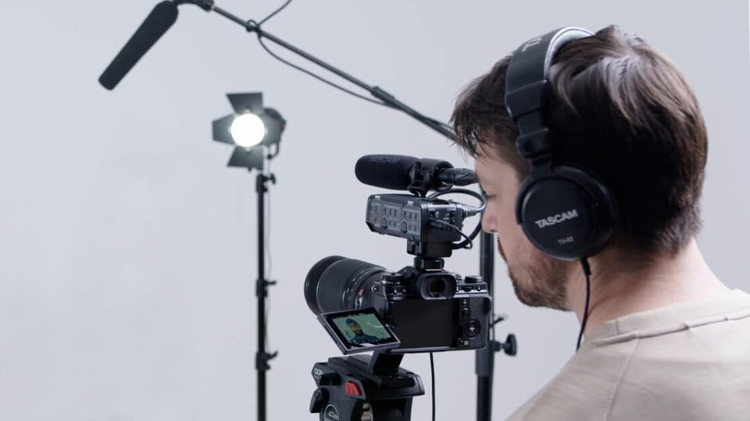 TASCAM CA-XLR2d-N – Digitaler XLR Mikrofonadapter für spiegellose Nikon Kameras