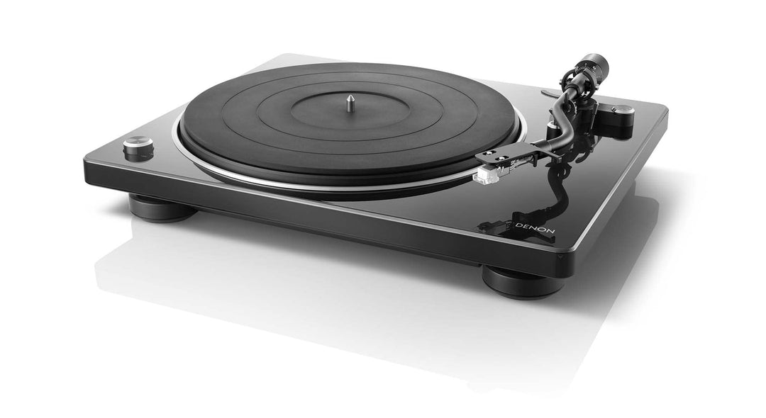 Denon DP400BKEM Plattenspieler (Riemenantrieb, Tonarmlift, eingebauter Vorverstärker, S-Tonarm) Schw