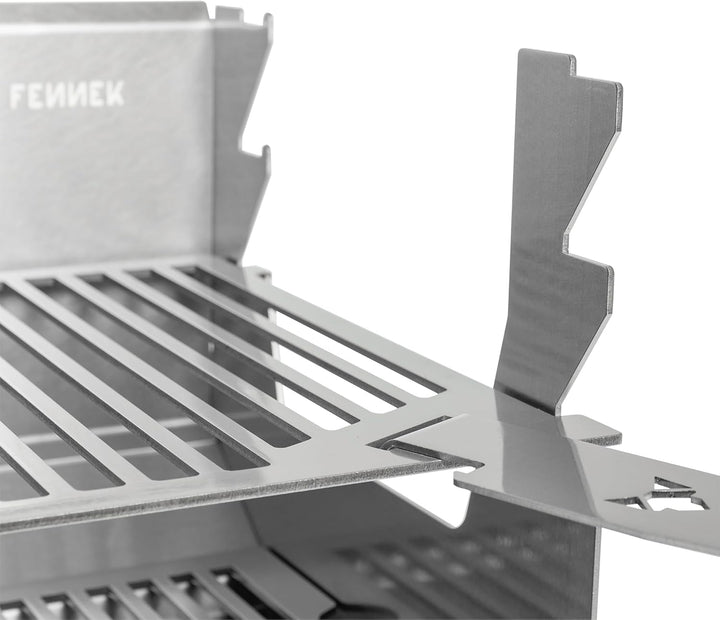 FENNEK 2.0 | Mobiler und steckbarer Holzkohle-Grill aus Edelstahl für Camping, Trekking, Vanlife, Ga