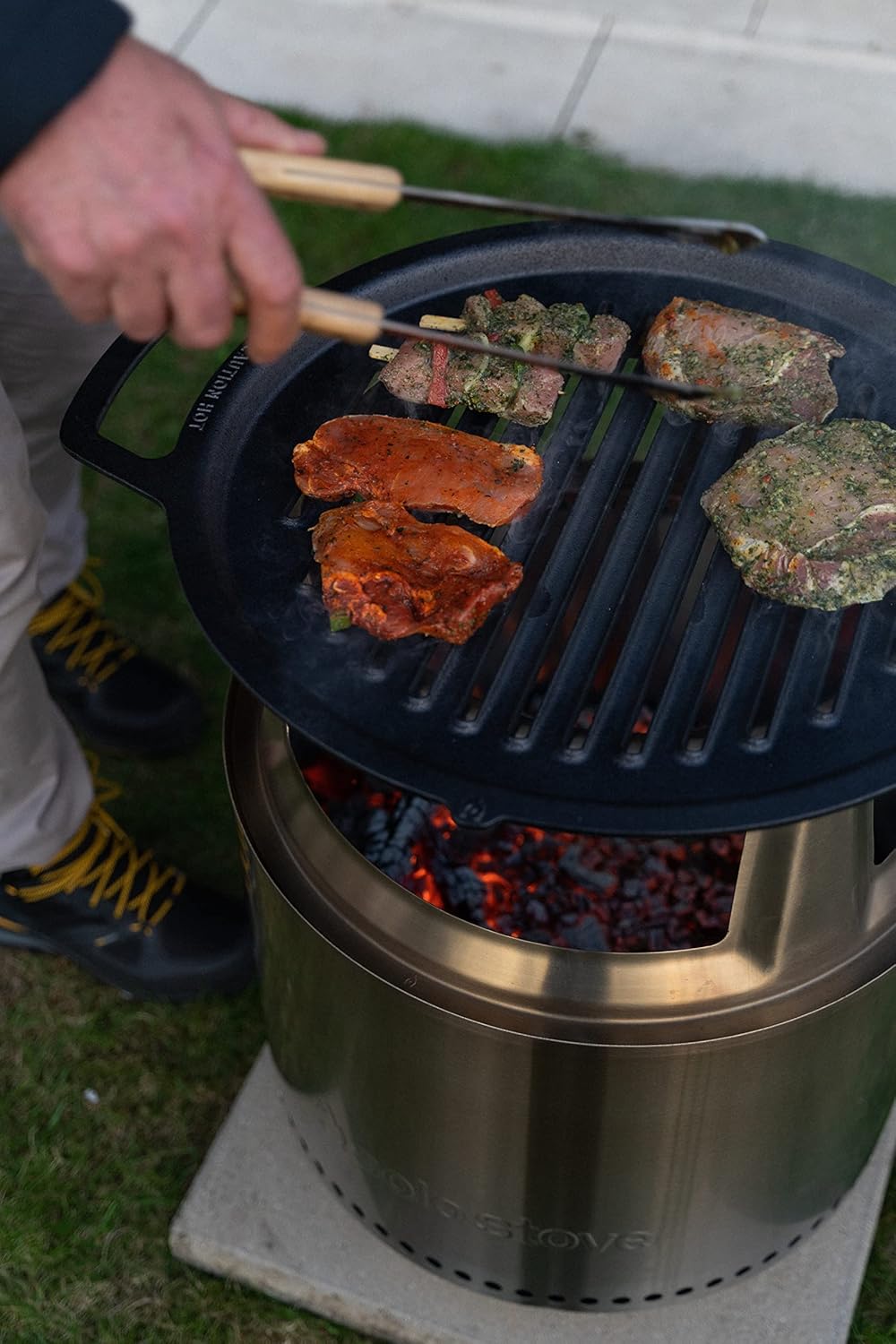 Solo Stove Yukon Grillrost mit Aufsatz, Gusseisen-Grillrost mit Edelstahlaufsatz - Erhöhung von 20,3