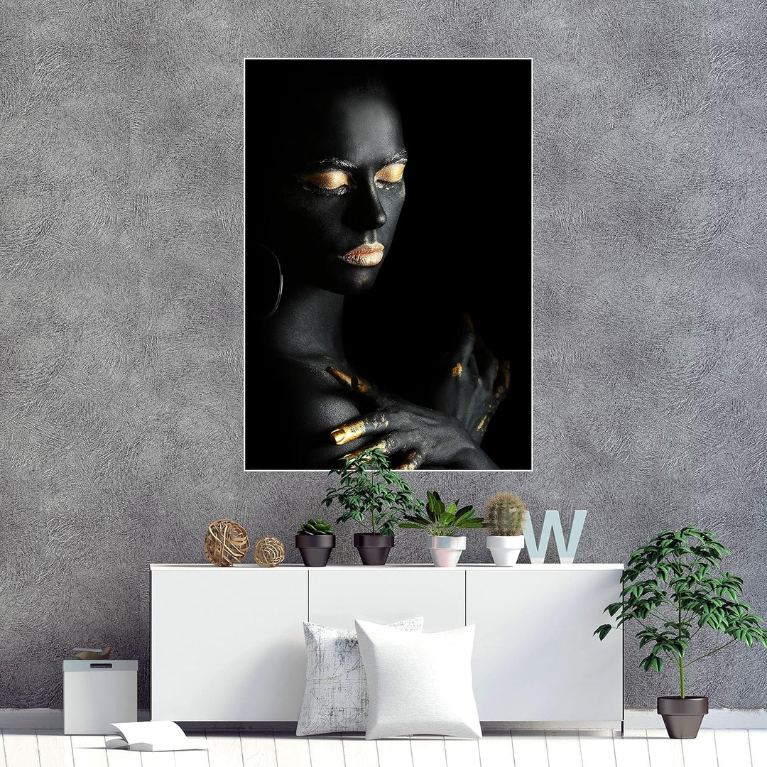 wandmotiv24 Poster als Wanddeko, Grösse 100x70cm, Gold Collection, Frau in Schwarz, goldene Highligh