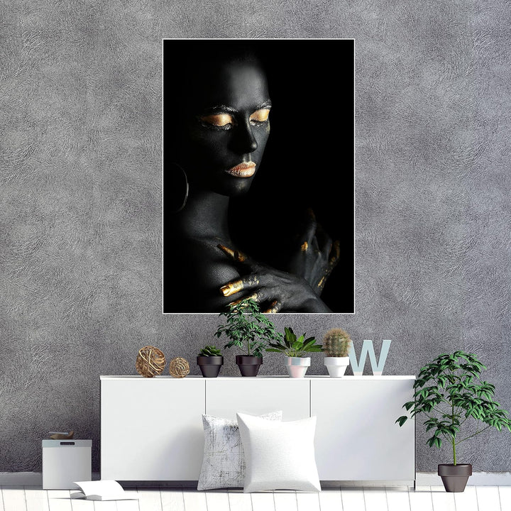wandmotiv24 Poster als Wanddeko, Grösse 100x70cm, Gold Collection, Frau in Schwarz, goldene Highligh