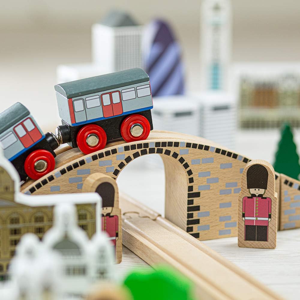 Tidlo Wooden City of London Figure of Eight Train Set