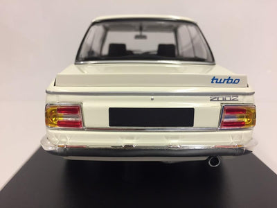 Minichamps 1: 18 1973 BMW 2002 Turbo – Weiss – 155026200