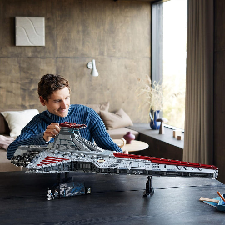 LEGO Star Wars UCS Venator-Class Republic Attack Cruiser (75367)