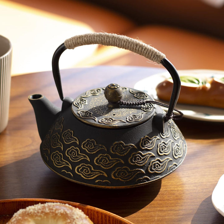 MILVBUSISS Gusseisen Teekanne, Japanische Teekanne mit Infuser für Loses Blatt, 800ml Teekessel für
