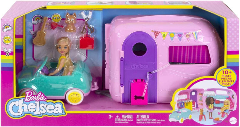 Barbie Chelsea Serie, Chelsea Auto und Camper Set mit 10+ Barbie Camping Accessoires, 1x Chelsea Pup