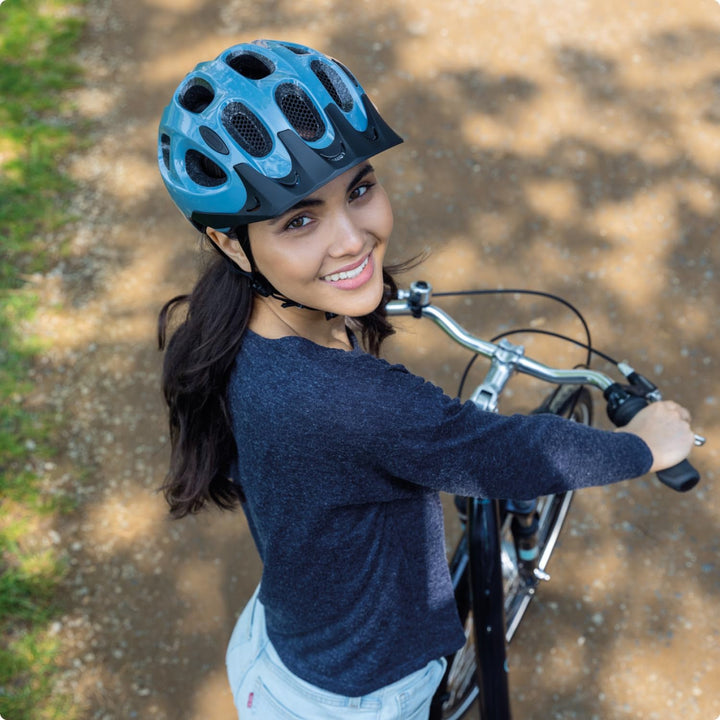 ABUS Stadthelm Youn-I ACE - Fahrradhelm für den Alltag - mit integriertem LED-Rücklicht - für Damen