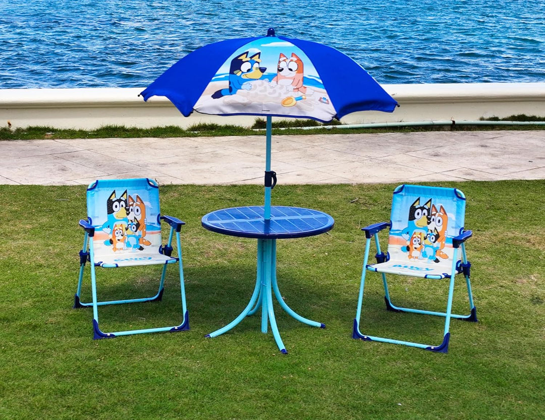 Toyland® Bluey & Bingo Terrassenset mit Tisch und Stühlen – 1 Tisch, 2 Stühle und 1 Sonnenschirm – K
